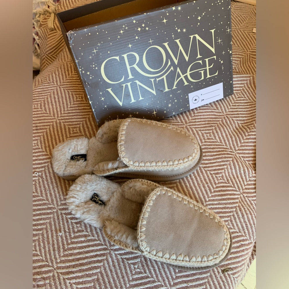 Crown Vintage suede fluffy cozy comfy Tan Slippers new